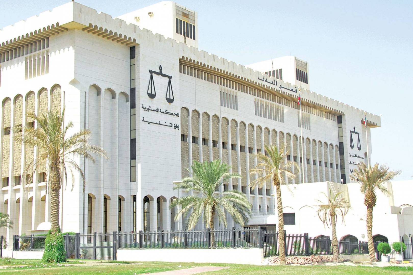 حبس المعلمة المتهمة بقتل الطفل عيسى البلوشي.. سنتين حبس المعلمة المتهمة بقتل الطفل عيسى البلوشي.. سنتين